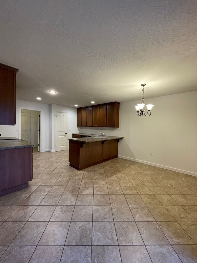 Building Photo - Kirkwood