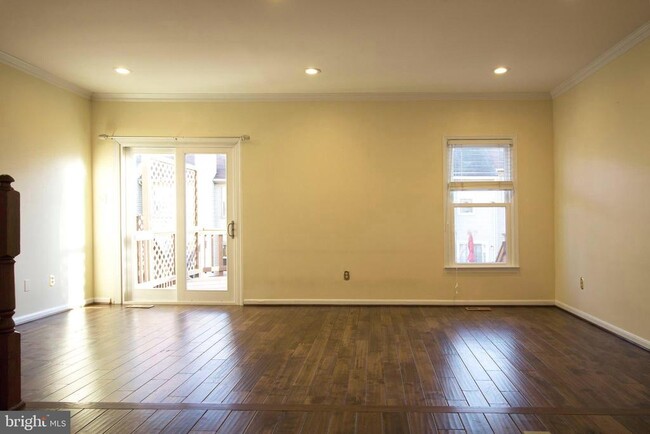 Building Photo - 5339 Buxton Ct