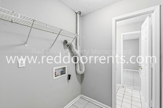 Building Photo - 517 Gibbs St