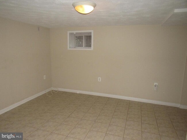 Building Photo - 121 E Glendale Ave