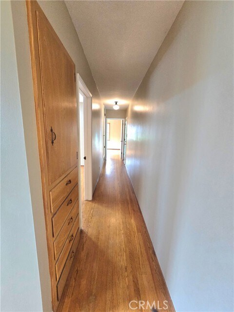 Building Photo - 932 W Granada Ct