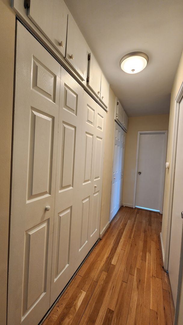 Building Photo - Utilities Included! Parking! Near Pentagon City Metro!