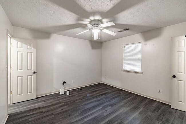 Building Photo - 1138 Reed Ct