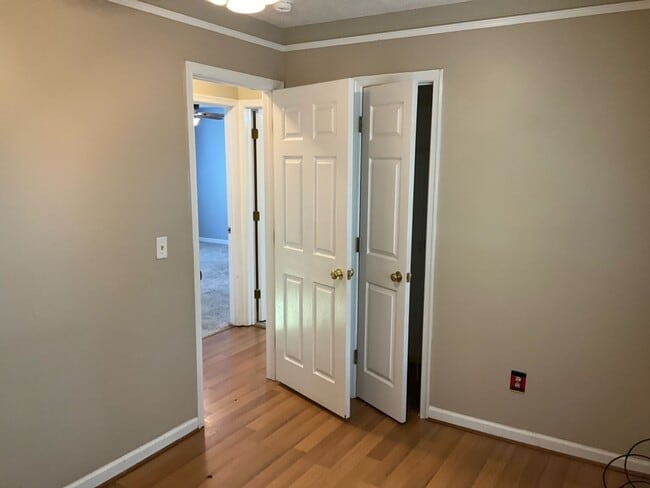 Building Photo - 300 Brook Hollow Dr