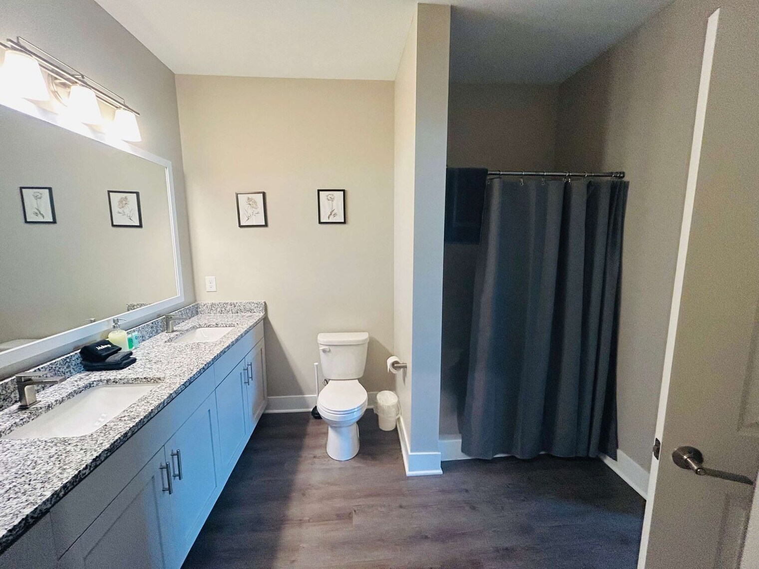 Building Photo - 3939 Pinot Dr