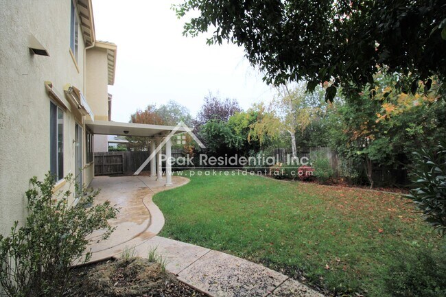 Building Photo - Wonderful 4bd/2.5ba Elk Grove Home with 3 ...
