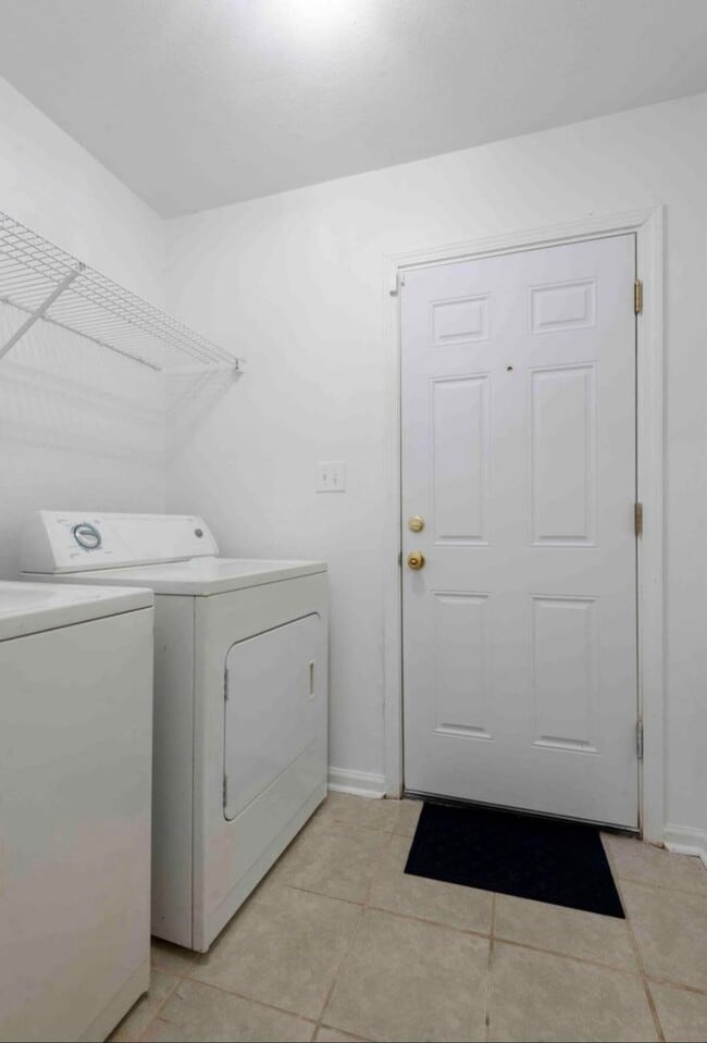 Building Photo - 4032 Remer Ct