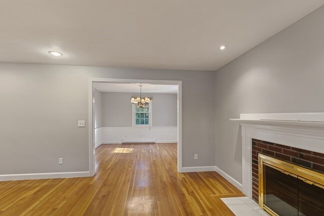 Building Photo - 159 Bedford St