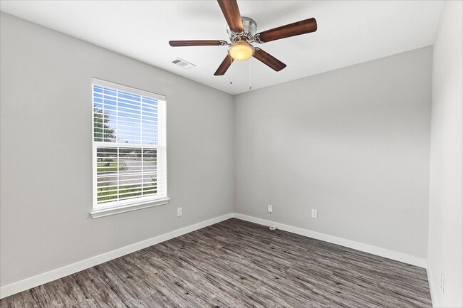 Building Photo - 28922 Red River Loop