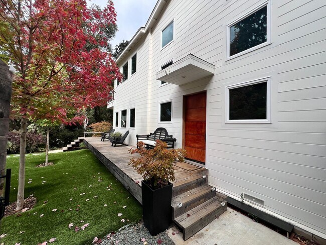 Primary Photo - Contemporary Napa Loft Retreat