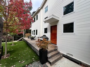 Building Photo - Contemporary Napa Loft Retreat