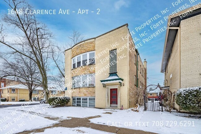 Building Photo - Massive 4-Bed, 2-Bath Apartment in Berwyn ...