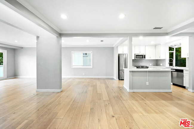 Building Photo - 11423 Sunshine Terrace