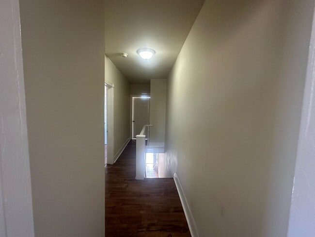 Building Photo - 3 BED 1.5 BATH HOME FOR RENT.