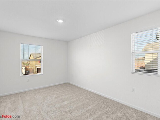 Building Photo - 364 Pismo Dr