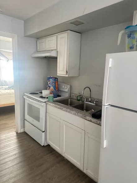 Building Photo - 1328 Juniper Dr