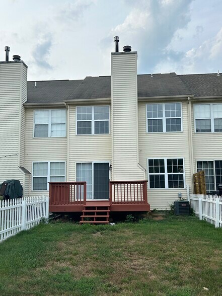 Building Photo - 666 Walnut Tree Dr