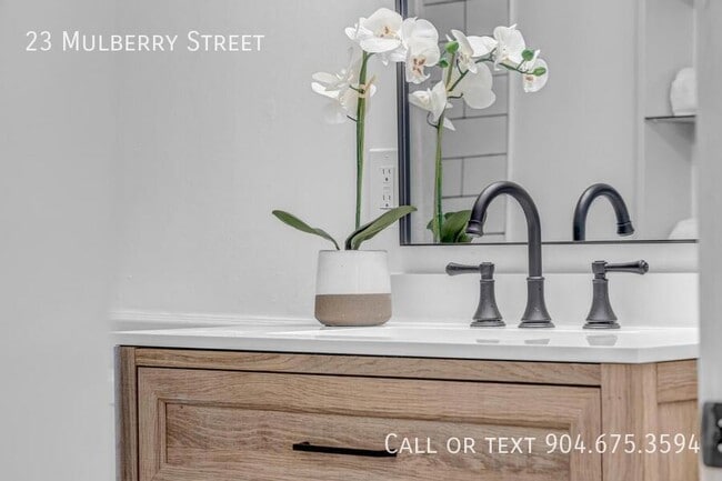 Building Photo - 23 Mulberry St