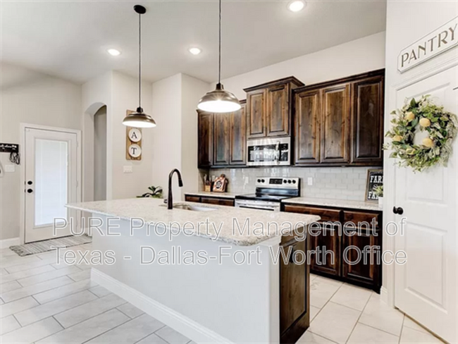 Building Photo - 1612 Town Creek Cir