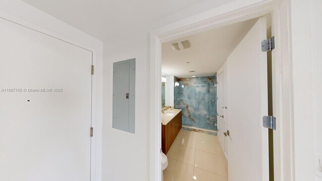 Building Photo - 5300 Paseo Blvd