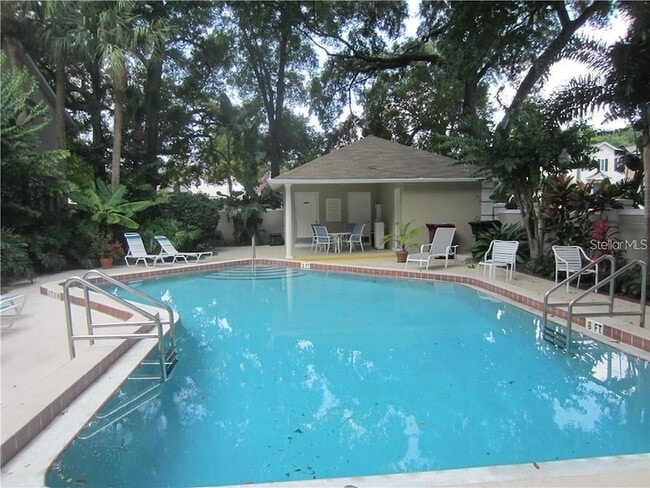 Building Photo - 106 S Primrose Dr