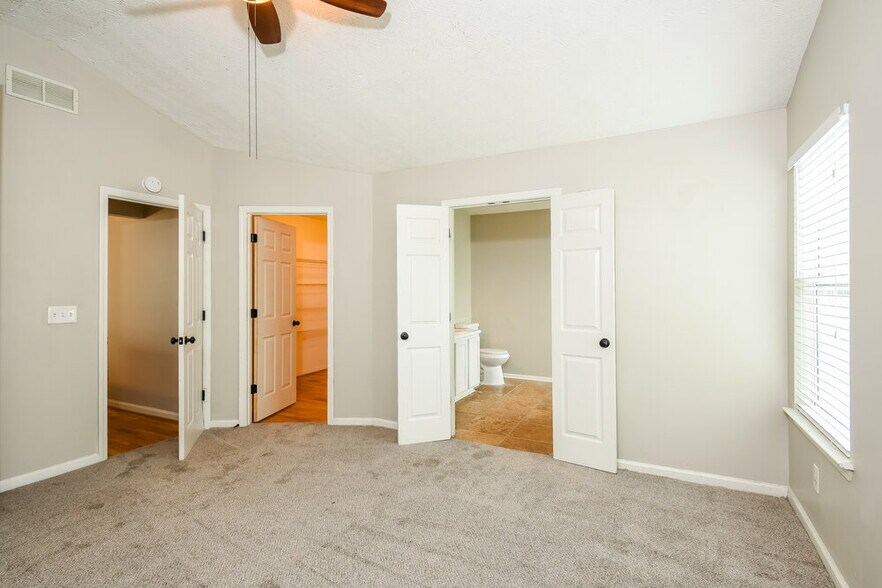 Building Photo - 2991 Heather Lake Dr
