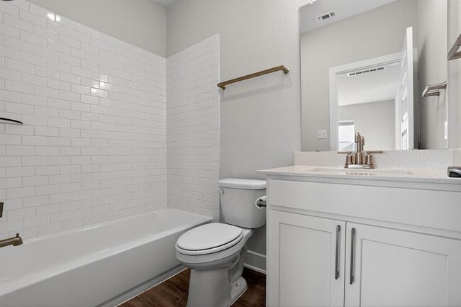 Building Photo - 213 Flowers Ave