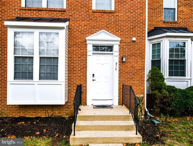 Building Photo - 915 Westlake Dr