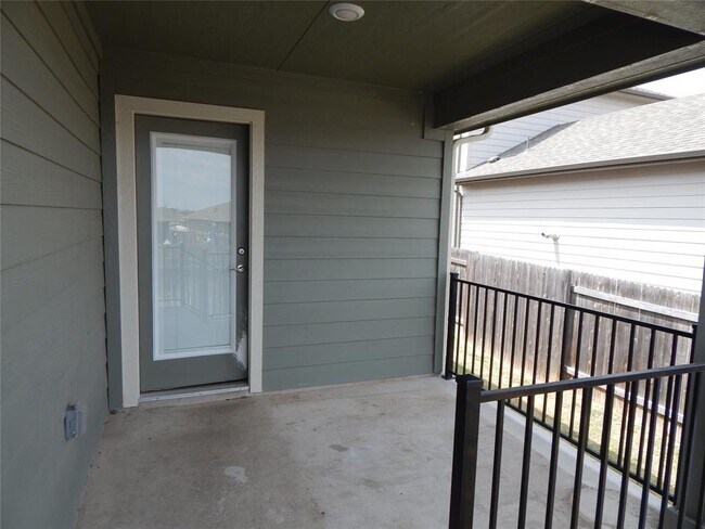 Building Photo - 126 Fairmeadow Downs Dr