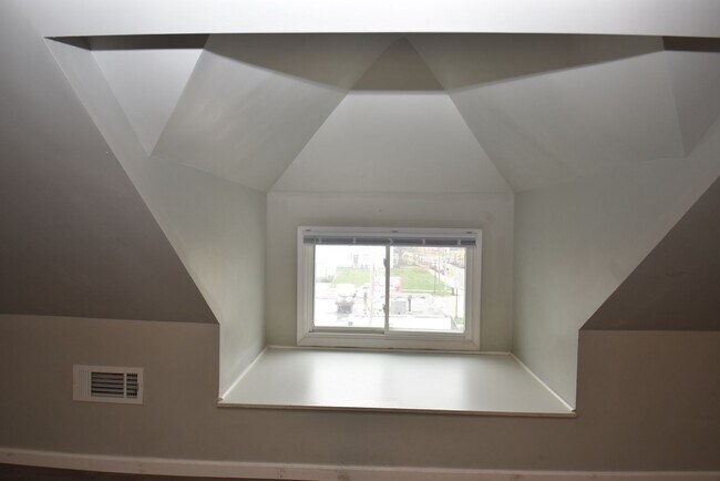 Building Photo - 111-113 S West St Mishawaka