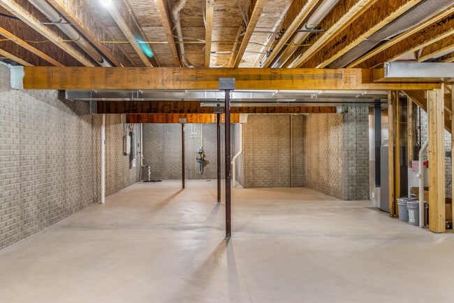 Building Photo - 993 Cascade Cir