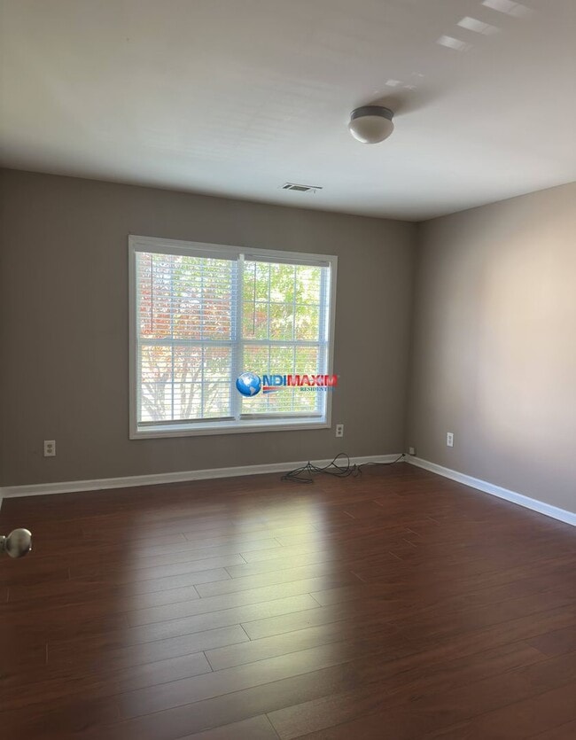 Building Photo - Large 4-bedroom house in the SECKINGER cluster in Buford