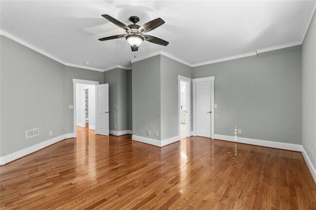 Building Photo - 390 Hembree Rd