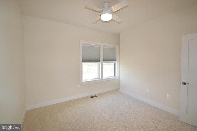 Building Photo - 44840 Tiverton Sq