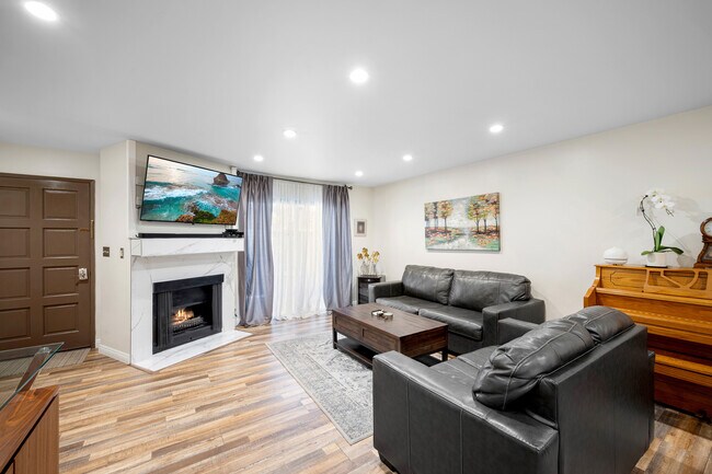 Building Photo - 3924 Park Pl