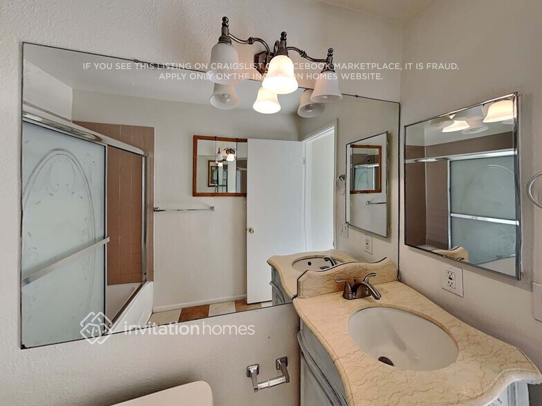 Building Photo - 12303 N 85th Ln