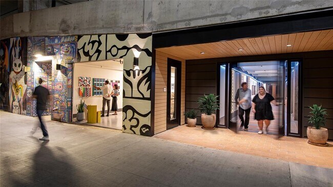 Building Photo - 84 East Ave