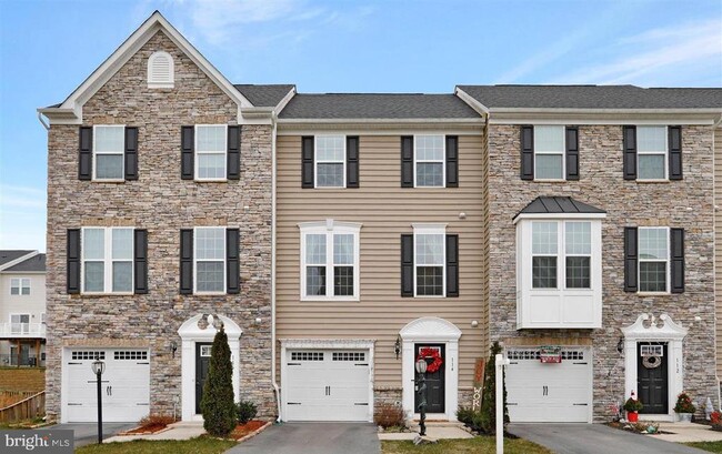Building Photo - 114 Chamomile Ct