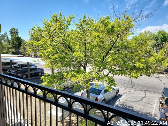Building Photo - Gated Falls Condo with 3 Bedrooms, Granite Kitchen & Resort Amenities