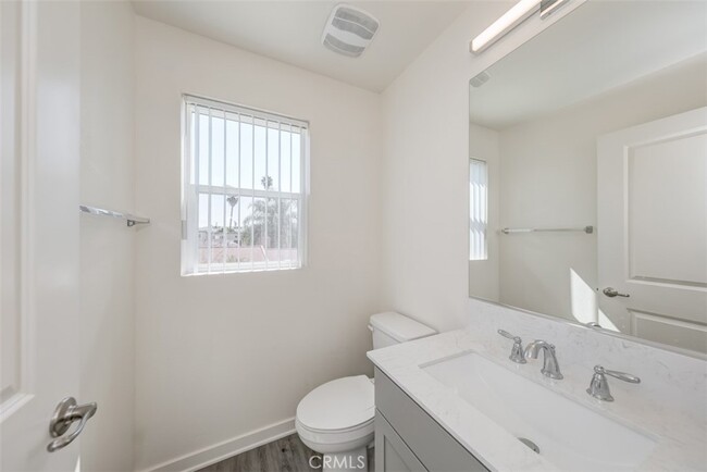 Building Photo - 9124 Huntington Dr