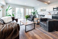 Building Photo - 624 E 32nd St