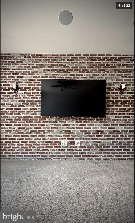 Building Photo - 2724 Downing Ln