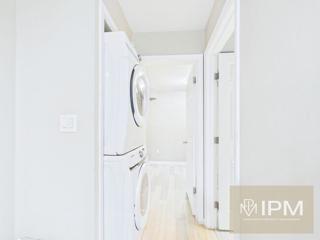 Building Photo - 1228 Market St