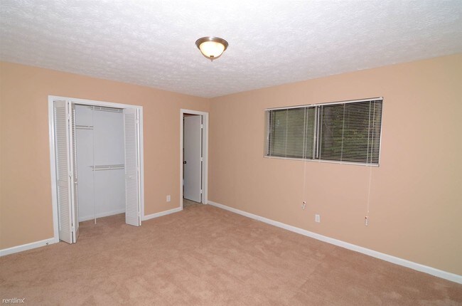 Building Photo - 3 br, 2 bath House - 233 Lucan Way