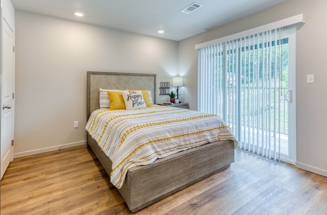 Building Photo - 402 Lincoln Ln