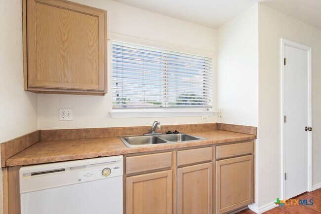 Building Photo - 9719 Crescent Moon