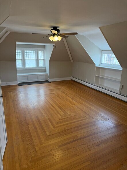 Primary Photo - 166 Center St