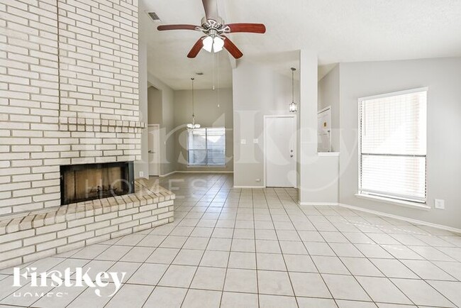 Building Photo - 3009 Walnut Springs Dr