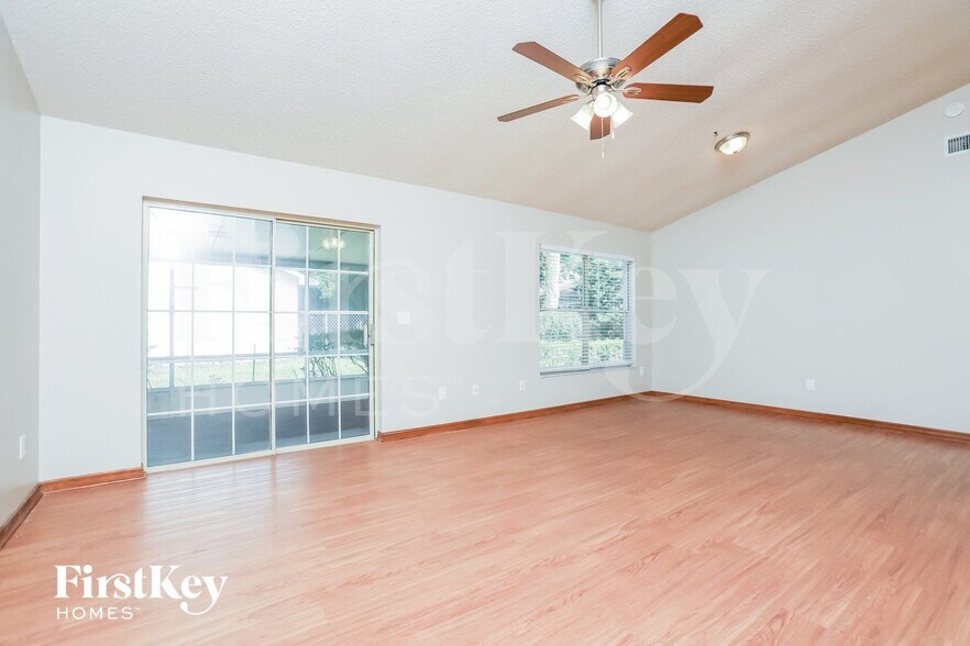 Building Photo - 104 Hazel Blvd