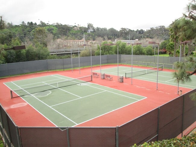 Building Photo - 2 Bedroom, 2 Bath Condo in The Courtyards HOA